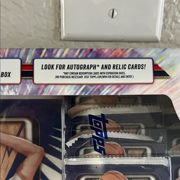 NIB Topps BasketbalL Superbox factory sealed - Picture 5 of 9